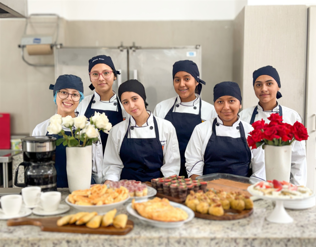 Servicios Hoteleros y Gastronomía